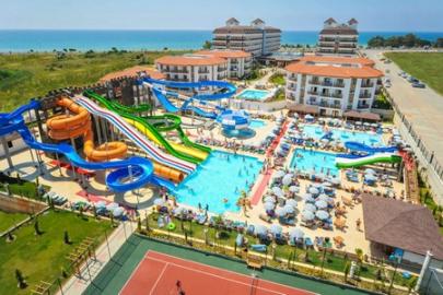 Het hotel beschikt over meerdere zwembaden